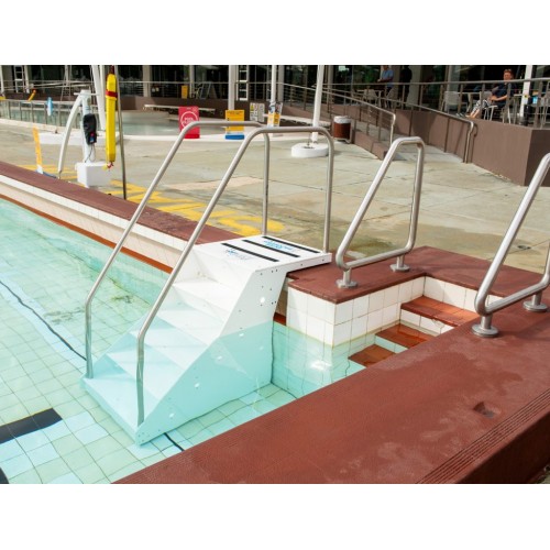 PLATYPUS POOL STEPS